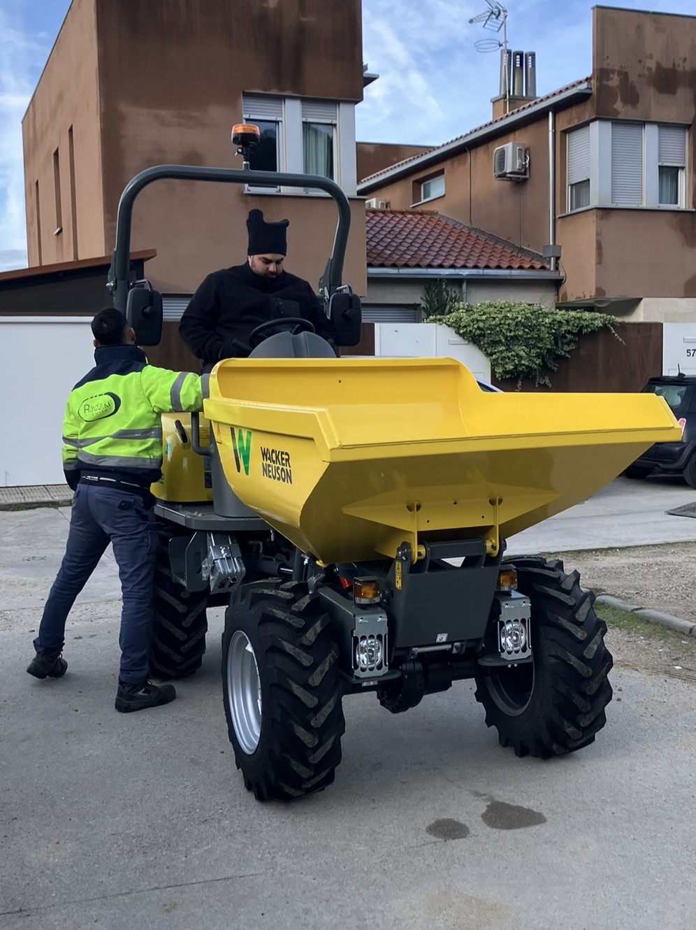 Dumper eléctrico municipal